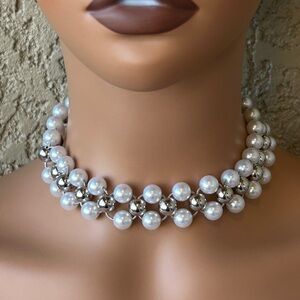 Sophisticated Pearl and Silver Beaded Necklace